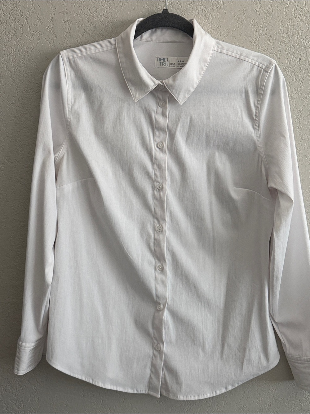 Time and Tru Classic White Long-Sleeve Button Shirt